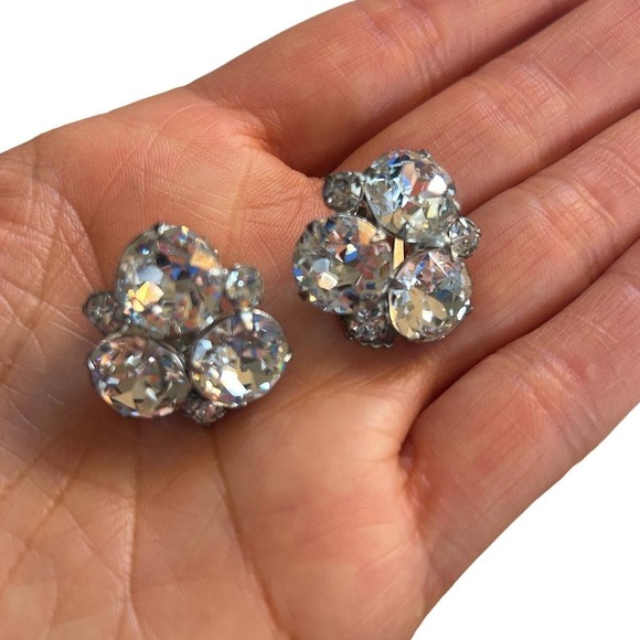 Vintage Weiss Clear Rhinestone Clip Earrings Silver Tone Mid Century Glam